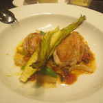 トラットリア・エンツォ - ランチB。④鶏モモのソテー・季節野菜のソース