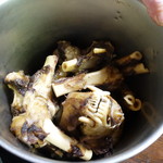 かたつむり - 熊茸鍋の出汁になったクマ