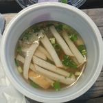 オキナワ キッチン - 蒲鉾入りスープ