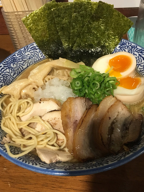 煮干しラーメン 麺匠春晴>