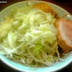 かじろうramen7 - ラーメン小+魚粉 「ニンニク」(750円) 2017/06 