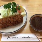 Tonkatsu Hide - キャベツは千切りではなくザックリ大き目に切ってありました。