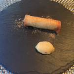 ブラッスリー ハルナ - ブーダンノワールの春巻き リンゴのピューレ添え