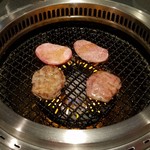 Yakiniku Tanka - 特上タン￥2,158.-(４切)