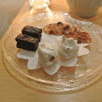 saveur - プティ・フール