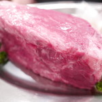 ステーキハウス バロン - 切り出す前の肉700g超