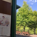ミカドコーヒー - テーブルから見えるウッドデッキ♡