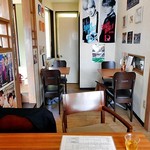 コッテジ - テーブル席