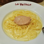 ラ・ベットラ・ダ・オチアイ - 鶏白レバームースのせスパゲッティ