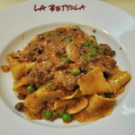 ラ・ベットラ・ダ・オチアイ - メディチ家風ミートソースのパッパルデッレ