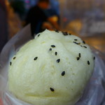 港式鮮肉包 - 料理写真:鮮肉包(TWD10)