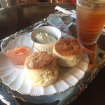 ガレージ ブルーベル - スコーンと水出しアイスティー アールグレイ