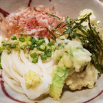 香むぎ - かしわ天ぶっかけ／冷(大盛り)  アップ