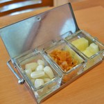 カレーの木 - 福神漬け、らっきょうなど