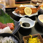 Resutoran Kamura - お造りと海老フライ定食