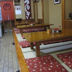 豊松 - 座敷メインの店内