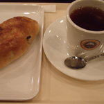 サンマルクカフェ - シナモンレーズン＆紅茶