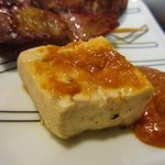 酒蔵 力 - 煮込みの豆腐も辛味噌をつけて