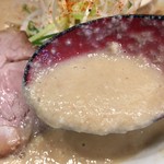 爆鶏KING - ドロ爆味玉(850円)スープ