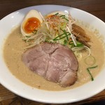 爆鶏KING - ドロ爆味玉(850円)