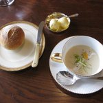 ル・ゴーシュ・セキ - アミューズのスープと自家製パン