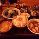 一平 - おまかせ定食！！ボリュームも満天！味も最高！！毎週食べてます。