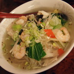 中華美食府 - 海鮮刀削麵（８８０円）２０１７年６月