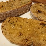 タンネンバウム - こっちもガーリックトースト