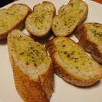 タンネンバウム - ガーリックトーストで