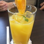 カフェ プティパ - オレンジジュース300円