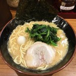 横浜家系ラーメン 横浜道 - 醤油ラーメン