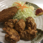 さかえ食堂 - ♪鶏から揚げにメンチカツ定食　￥700