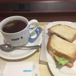ドトールコーヒーショップ - ティー、モーニングB ビーフパストラミとチェダーチーズ