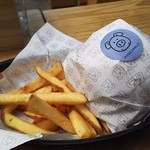 THREE BUNS - 1706 THREE BUNS ●Piggie Small Fries@125,000Rp ポテトは20,000Rpです(内数)