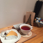 FROMAGERIE Harmonie - ケーキセット(生キャラメルとゴーダのチーズケーキ&紅茶)¥900 (2017-06)