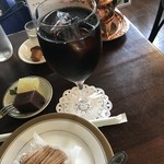 炭火煎珈琲 利休 - アイスコーヒーとモンブラン