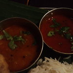 ダバ インディア - 右がラッサムスープで左がサンバルカレー