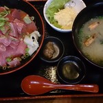 ニッポンまぐろ漁業団 - 山盛り鮪丼（ランチ）