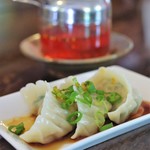 よしもと食堂 - 水餃子と鰹ラー油