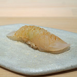 三谷 - 千葉県銚子の片面昆布〆の鰈　Champagne Janisson Baradon & Fils - Non Dosé と共に