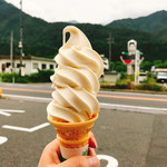 信州名産品センターこばやし - バニラソフトクリーム300円