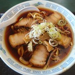 麺処 若武者 弐號店 大正浪漫 ラーメン 名物温泉ぶためし みどり湯食堂 - 中華そば（手打ち）。みどり湯ブラック！