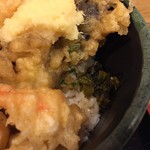 Tongarashi - 天ぷらの下にこっそり隠れている高菜