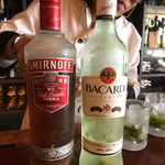 Spice&Dining KALA - スペシャルラムとウォッカ。中に色々入ってる...