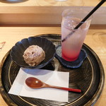 Mikado - いちごを使った炭酸ドリンクと小豆のアイス