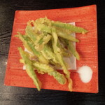 甲殻類倶楽部 - アスパラ天ぷら・５９０円