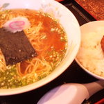 ラーメン・餃子　達摩 - ランチセットです。