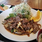 ひまわりcafe - 日替わりの牛焼肉定食