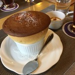 六盛　スフレ・カフェコーナー茶庭 - 