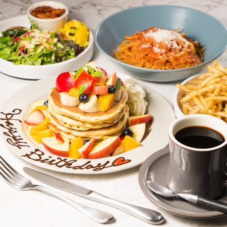 誕生日や記念日に タブレスのパンケーキタワーがメインのバースデープラン タブレス キッチン ららぽーとexpocity店 Tables Kitchen 万博記念公園 カフェ 食べログ 誕生日や記念日に タブレスのパンケーキタワーがメインのバースデープラン タブレス キッチン ららぽーとexpocity店 Tables Kitchen 万博記念公園 カフェ 食べログ